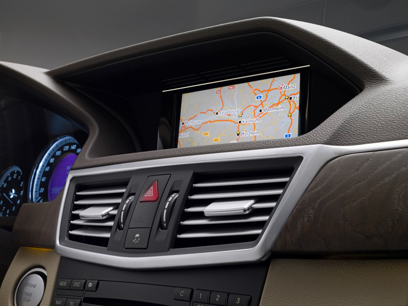 Illustration for article titled 2010 Mercedes E-Class: Mega Gallery